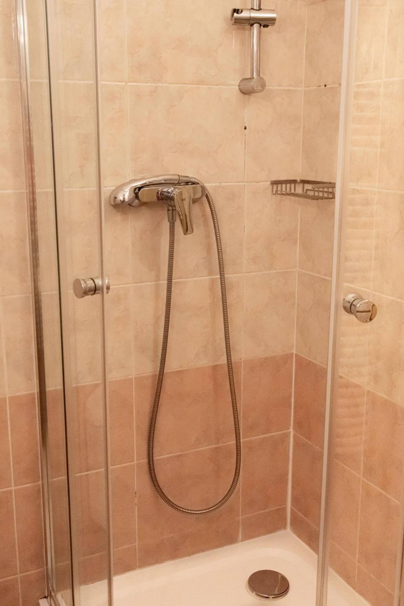 Apartments In Mala Strana - 10 Minutes From Charles Bridge Prague Exterior photo