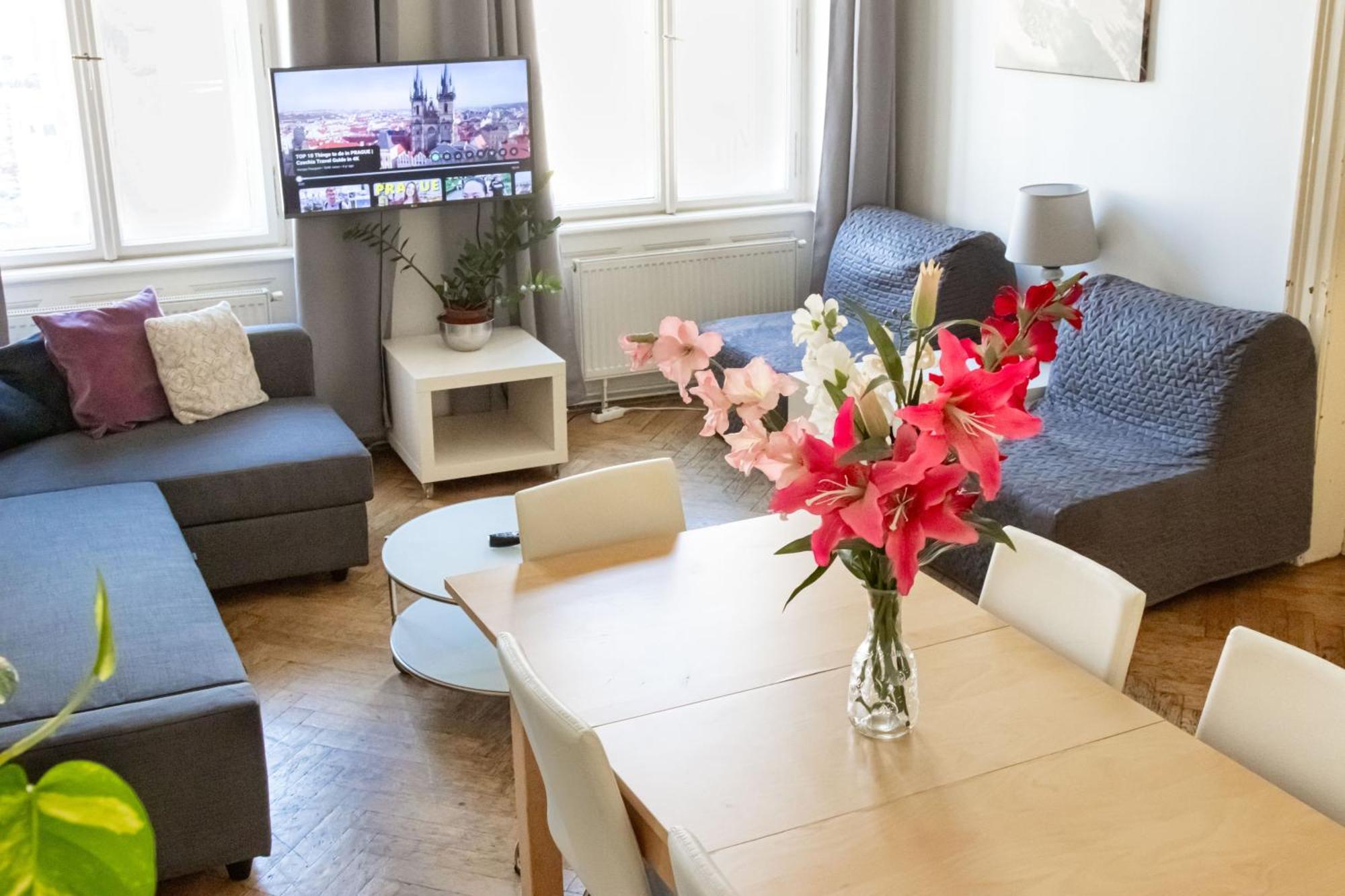 Apartments In Mala Strana - 10 Minutes From Charles Bridge Prague Exterior photo