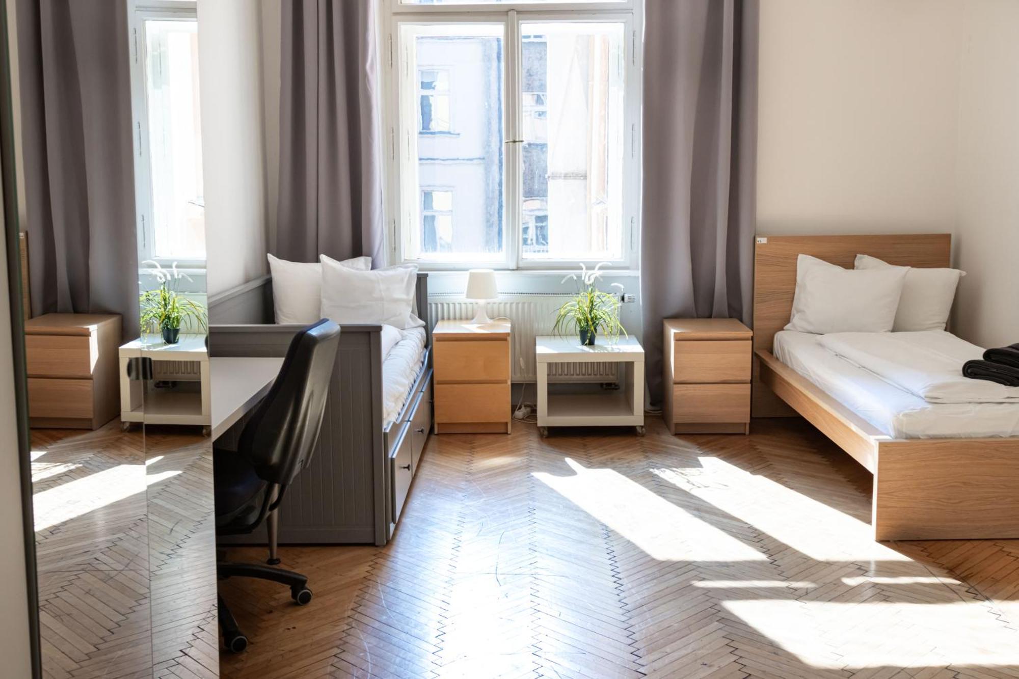 Apartments In Mala Strana - 10 Minutes From Charles Bridge Prague Exterior photo