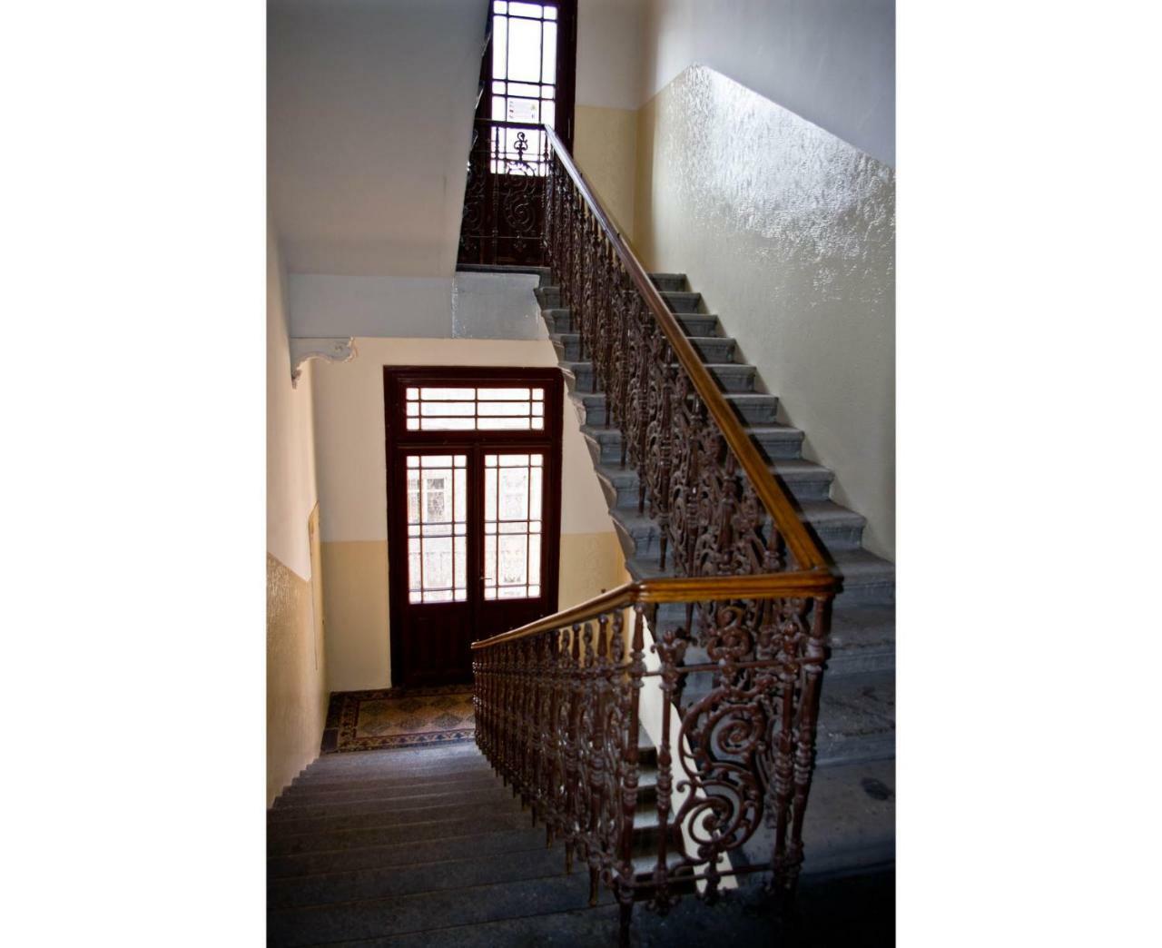 Apartments In Mala Strana - 10 Minutes From Charles Bridge Prague Exterior photo