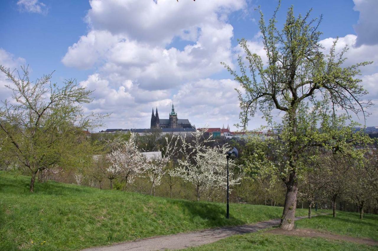 Apartments In Mala Strana - 10 Minutes From Charles Bridge Prague Exterior photo