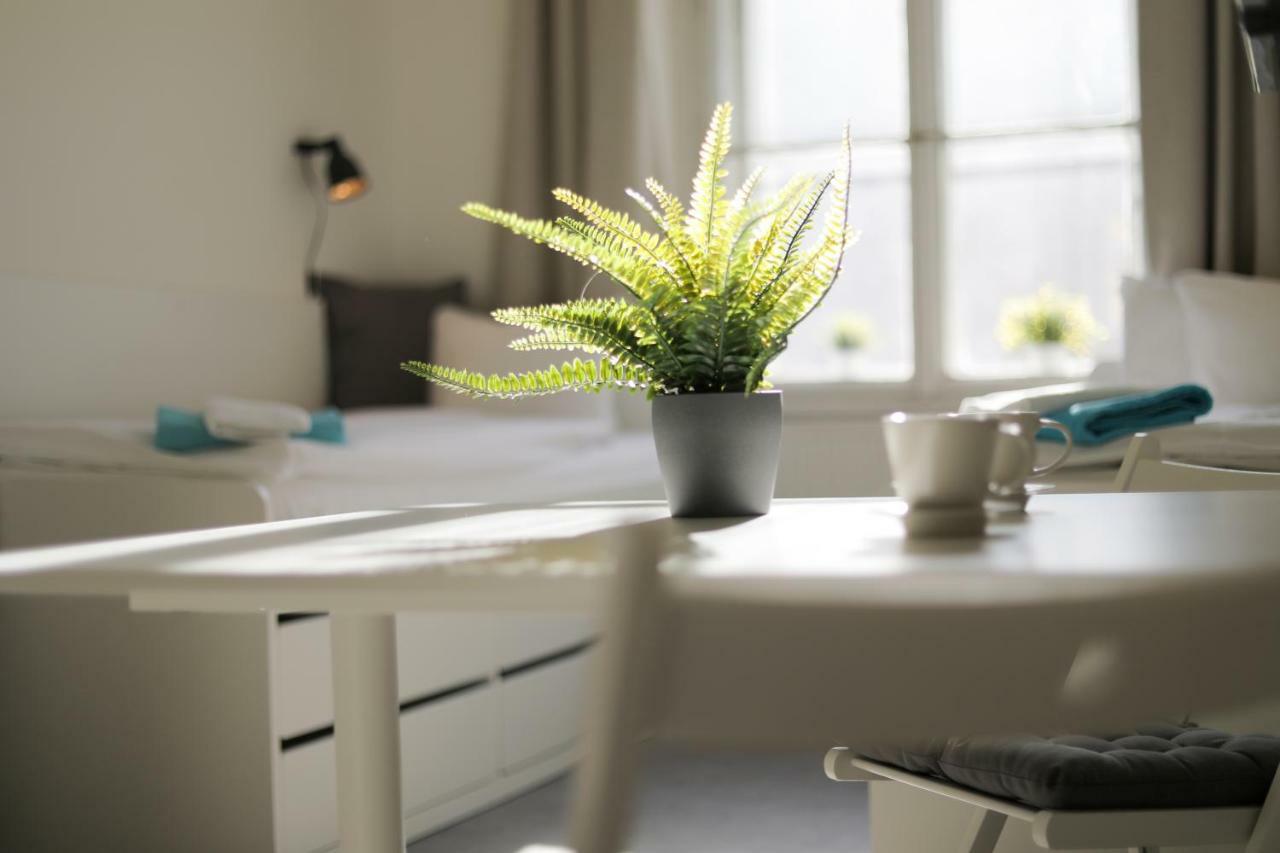 Apartments In Mala Strana - 10 Minutes From Charles Bridge Prague Exterior photo